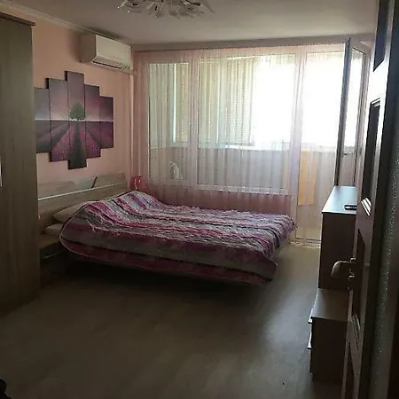 Flora Apartman