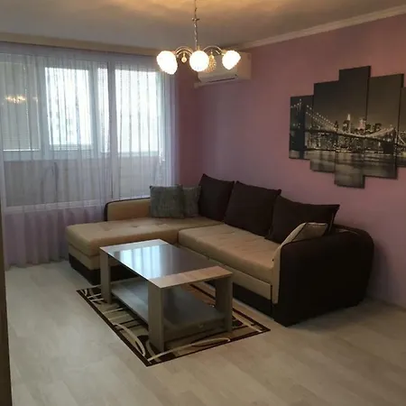 Flora Apartman